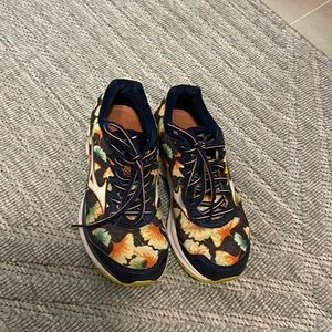 Mizuno wave rider 20 Osaka Limited Edition size 6